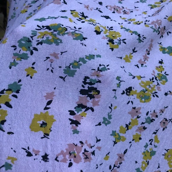 🦋 LUCKY BRAND SKYLAR PINTUCK FLORAL PRINT TOP! 🤩 - Picture 10 of 10